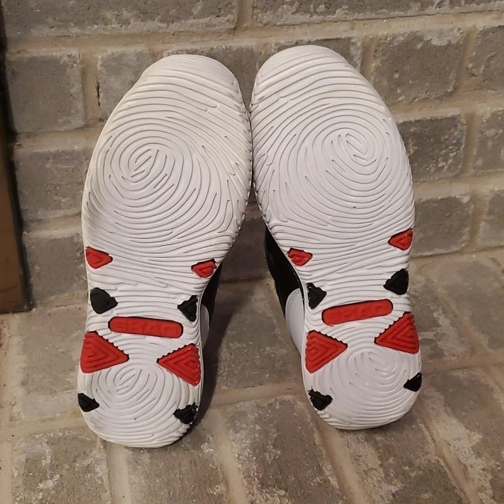 Shaq Shoes Size 6 D